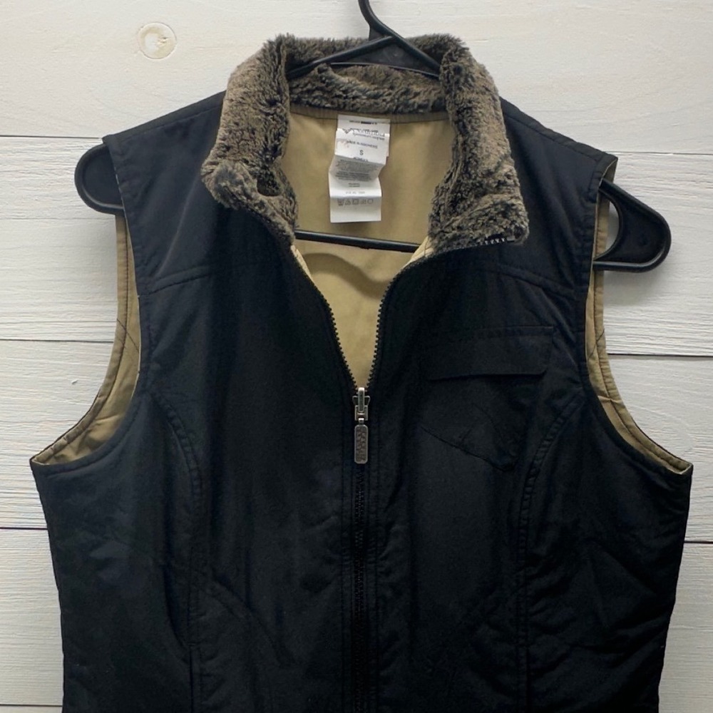 Columbia‎ Puffer Vest Womens Small Black Excellent Faux Fur Collar Full Zip Rev